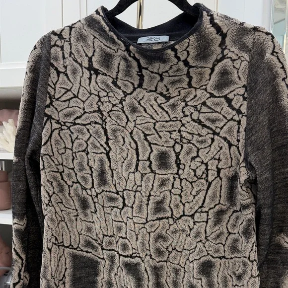 She’s so Cozy Textured Crewneck Sweater Dress - Black/Taupe - Picture 2 of 12